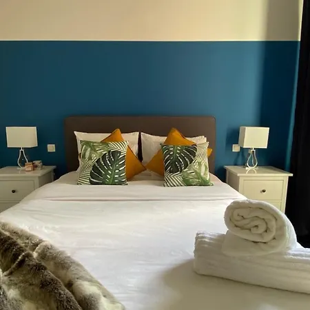 Oneluxstay Centre